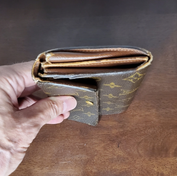 Louis Vuitton Mono Snap Wallet - Picture 10 of 13